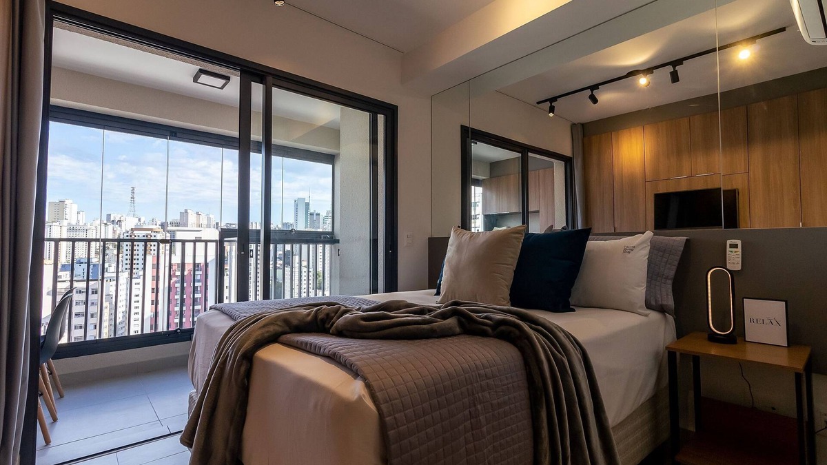 Bela Vista House | Proximo Paulista and Sirio Libanes