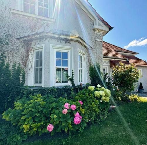 Podivin Apartment | Prvorepublikový dům se zahradou