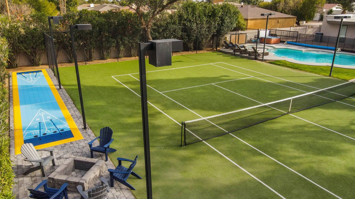 Tatum Place House | PRVT TENNIS/PICKLEBALL COURT, GIGANTIC HEATED POOL, SHUFFLEBOARD, PUTTPUTT GOLF!