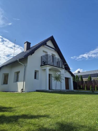 Lgin House | Przystanek Osłonin- całoroczny dom na wynajem