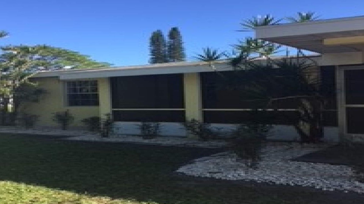 Rocky Point Cottage | PT SALERNO, FL Lil Cottage/boat slip/Manatee Pocket - St. Lucie Inlet/great rate