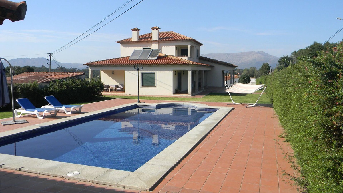 Cardielos Villa | Homerez - Villa in Santa Leocádia de Geraz do Lima