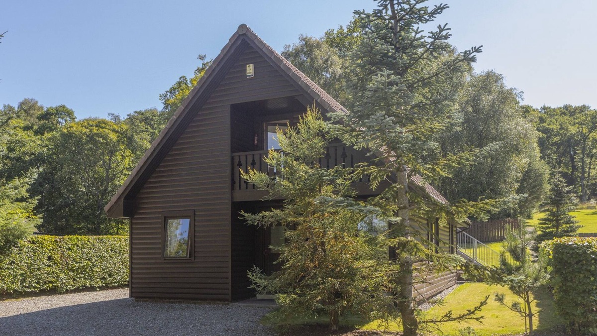 Drymen Apartment | Ptarmigan Luxury Lodge apartment with private hot tub