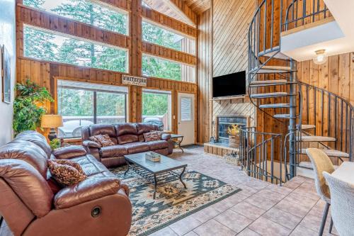 Whitefish Apartment | Ptarmigan's Roost