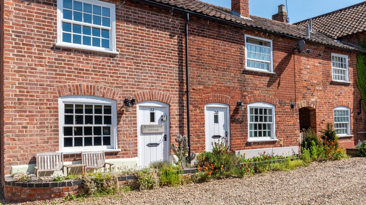 Beccles House | Puddingmoor Cottage - Two Bedroom House, Sleeps 4