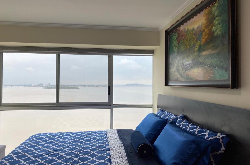 Las Penas Apartment | Puerto Santa Ana, Suite con vista al Rio