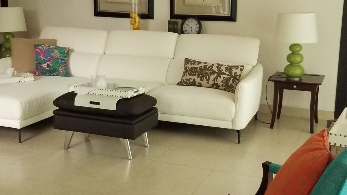 South Hotel Zone Apartment | PUERTO VALLART, GRAND VENETIAN. NICE CORNER UNIT 2ND FLOOR WITH 3 BALCONIES!