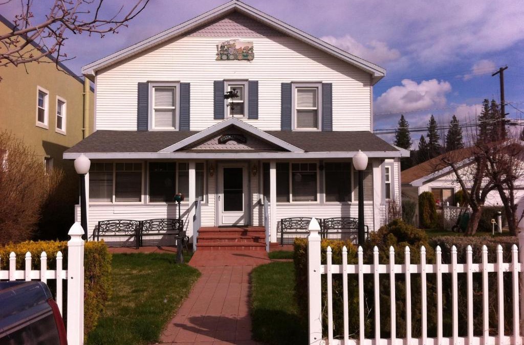 Portola Bed & Breakfast | Pullman House Inn
