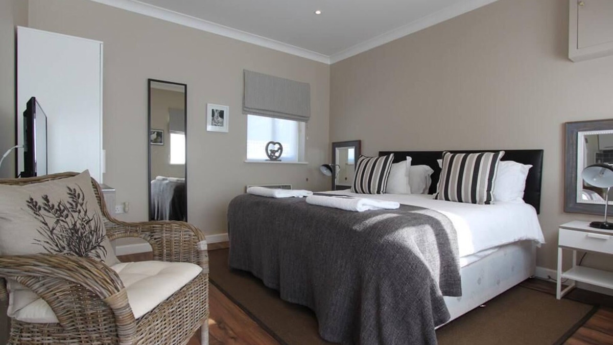 Charlton Apartment | Pump Housetat Woodstock Suites