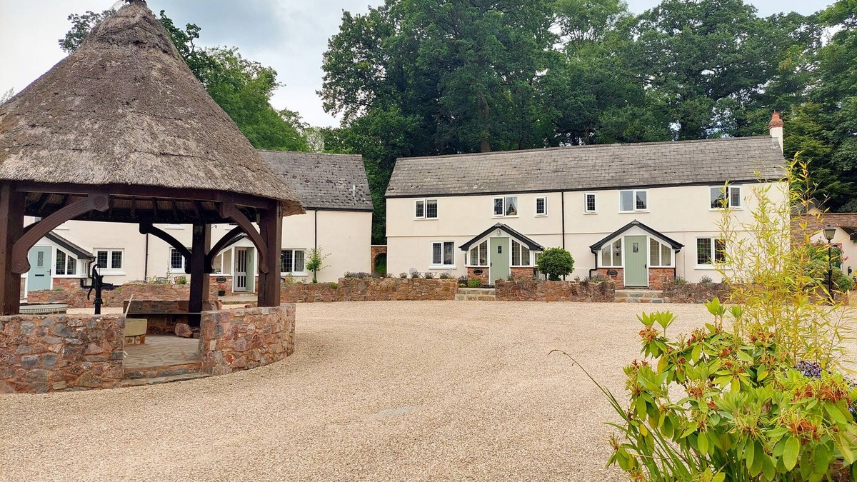 Cullompton Cottage | PUMPHOUSE COTTAGE, pet friendly, with a garden in Uffculme
