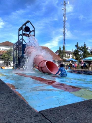 Megamendung Hotel | PUNCAK VILLAGE HOTEL & KAMPUNG MAIN ANAK
