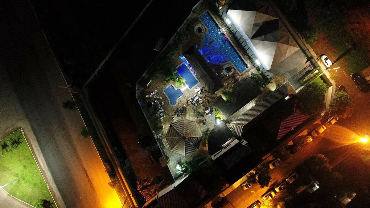 Setor Lagoa Quente House | PUNTA CALDAS > CASA 8 > R$686/CASA/NOITE > ACOMODA 10