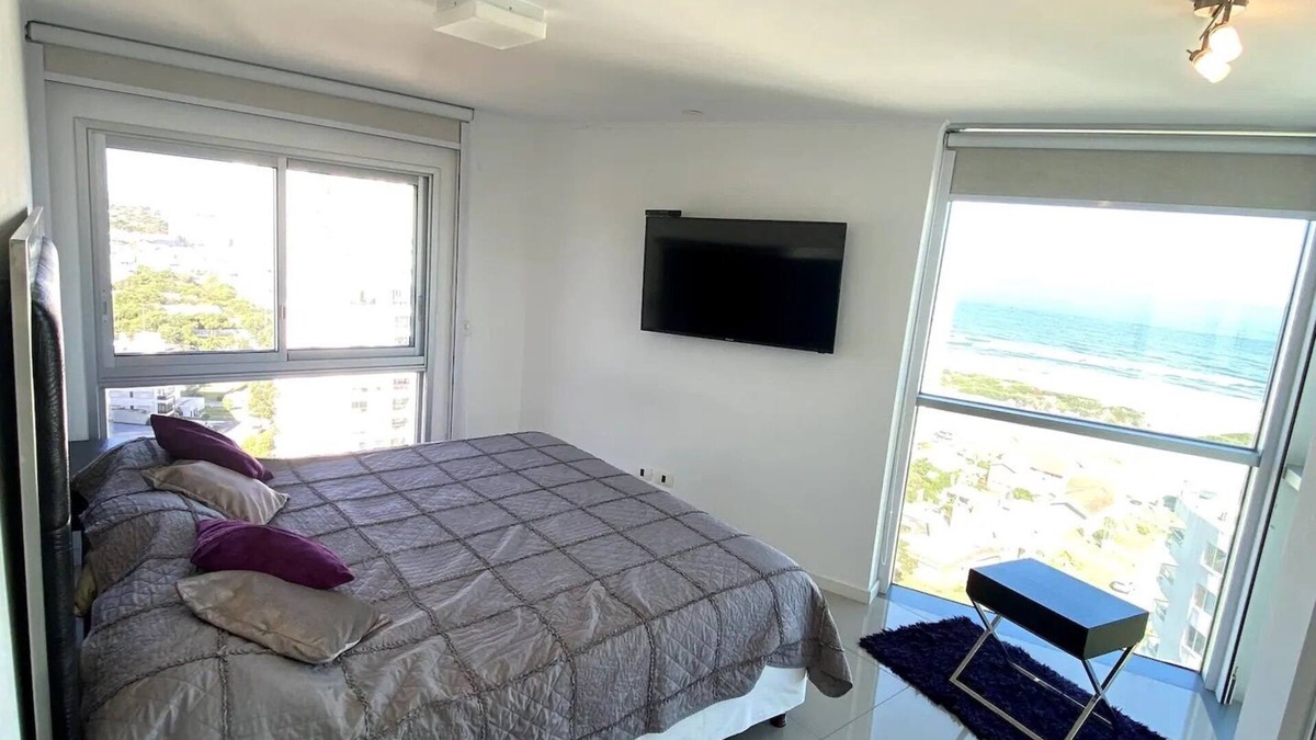 Aidy Grill Apartment | Punta del Este Wind Tower