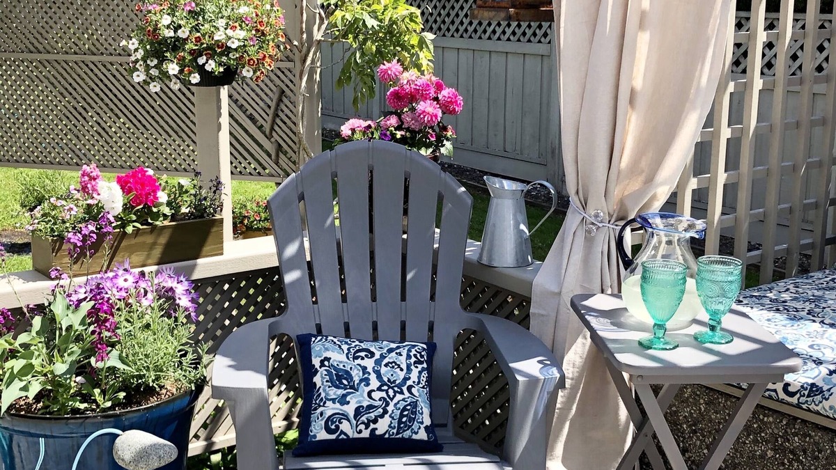 Powell River House | Pure comfort and perfect location, just like you never left home!