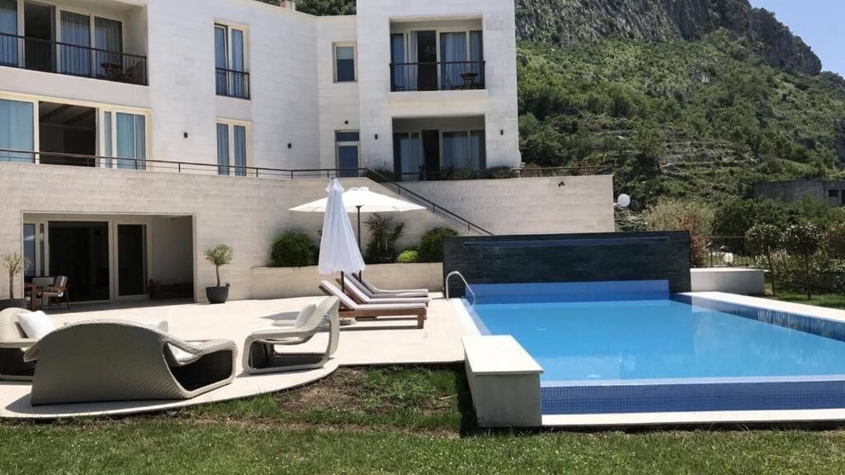 Sveti Stefan Villa | Pure hedonism