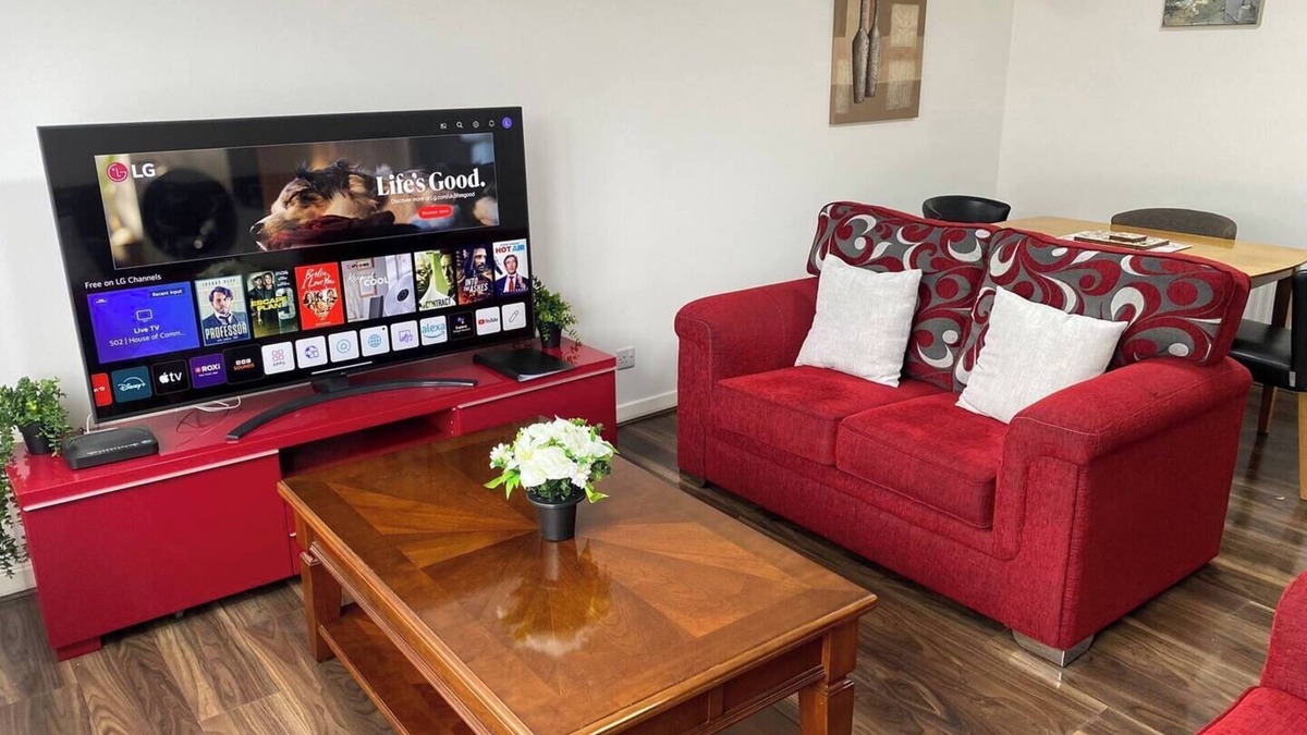 Rosyth House | Pure Home Rosyth Dockyard and South Fife by Three Bridges Apartments