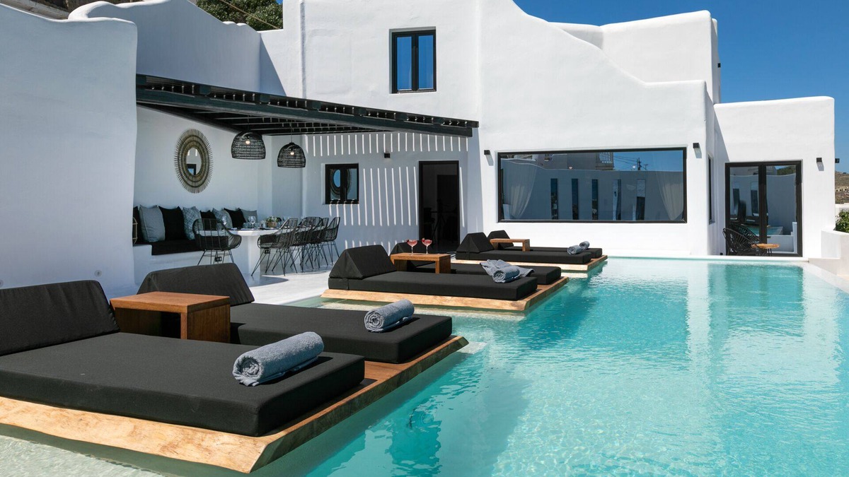 Paraga House | Pure Luxury Villa to Cater Even the Most Demanding Travelers at Perfect Location