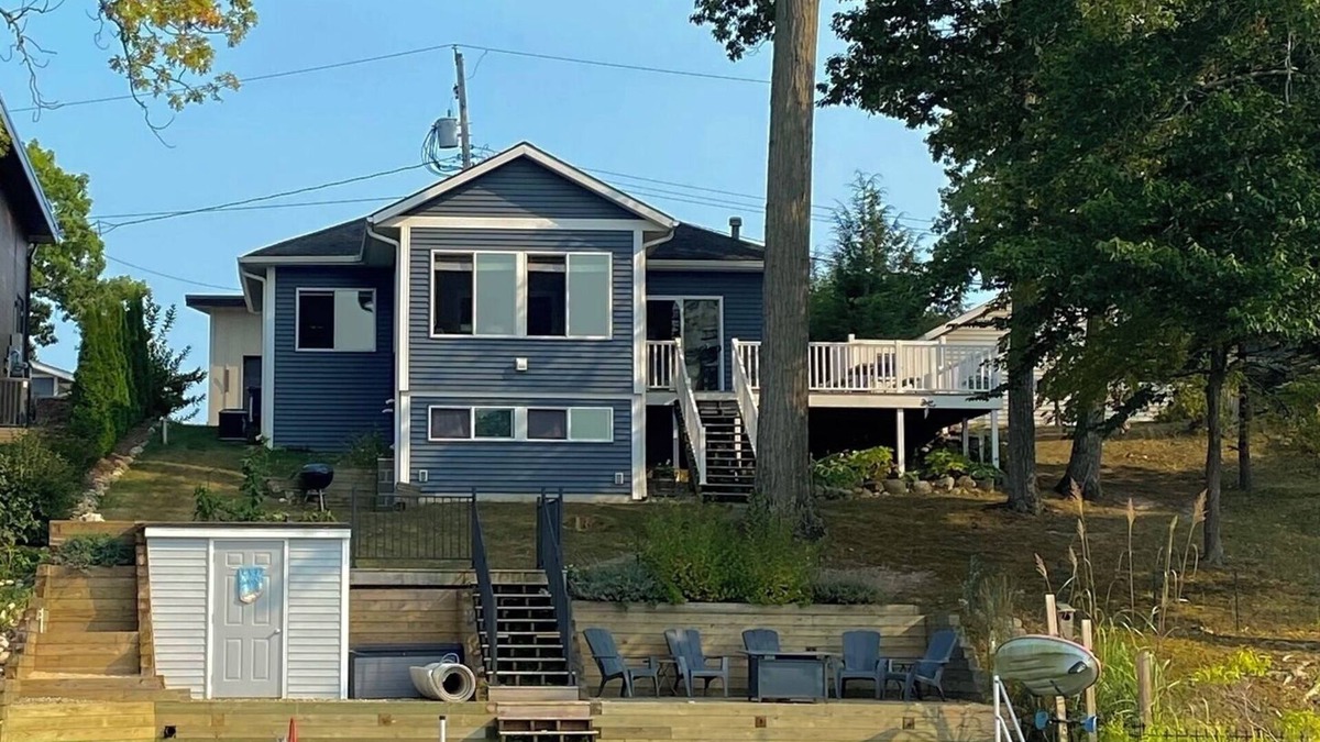 Plainwell Cottage | Pure Michigan at Pine Lake