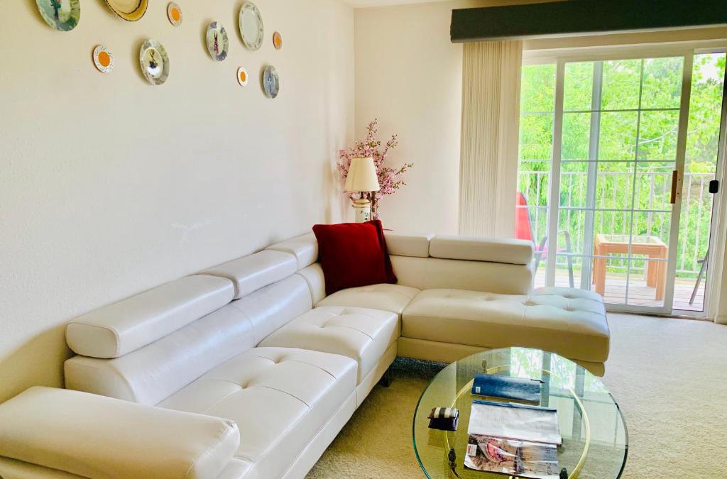 Fenton Apartment | Pure Michigan Vacation Condo near Lake and Shops