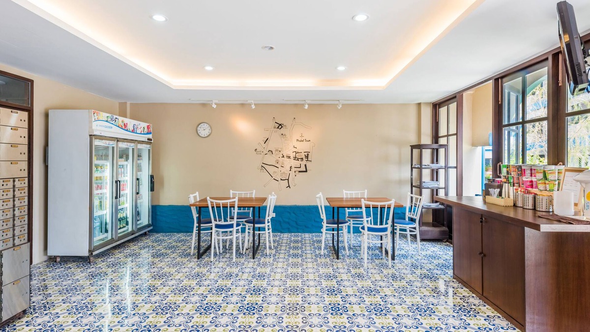 Talat Nuea Hotel | Pure Phuket Residence