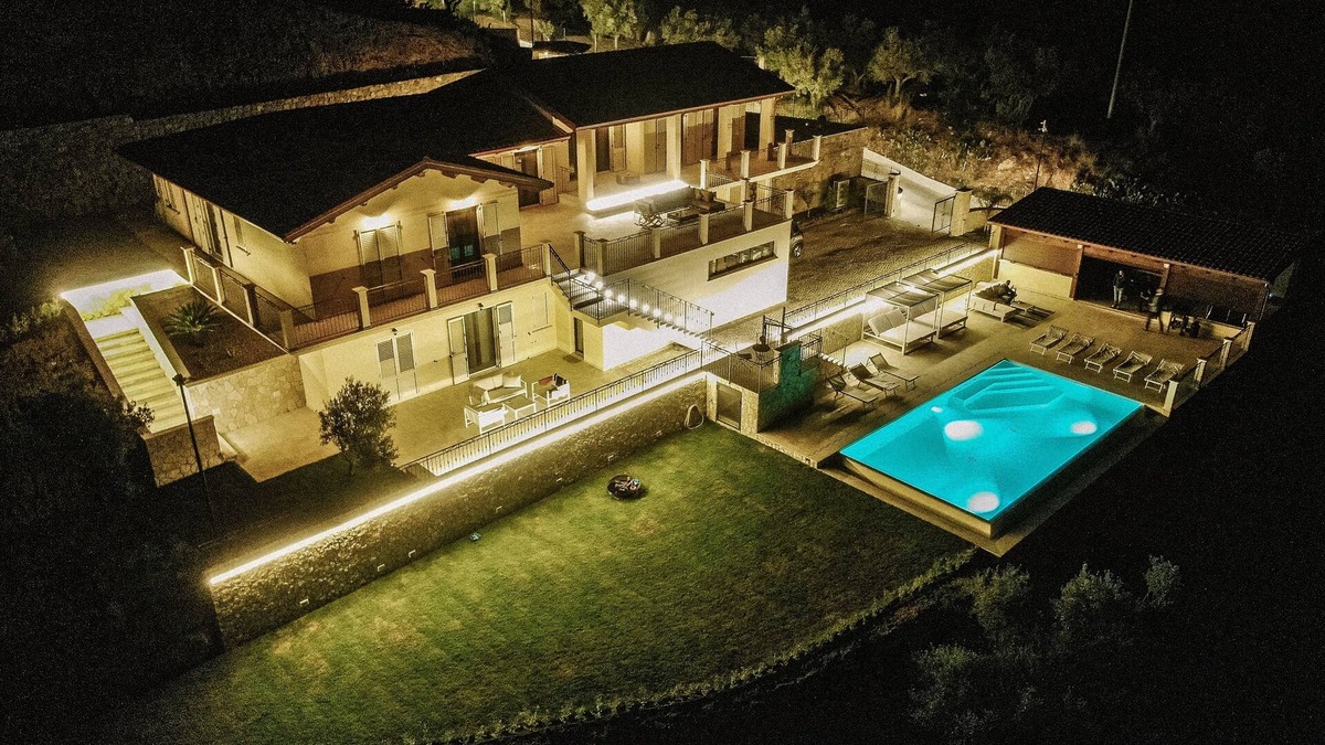 Gasperina Villa | Pure privacy with incredible sea views