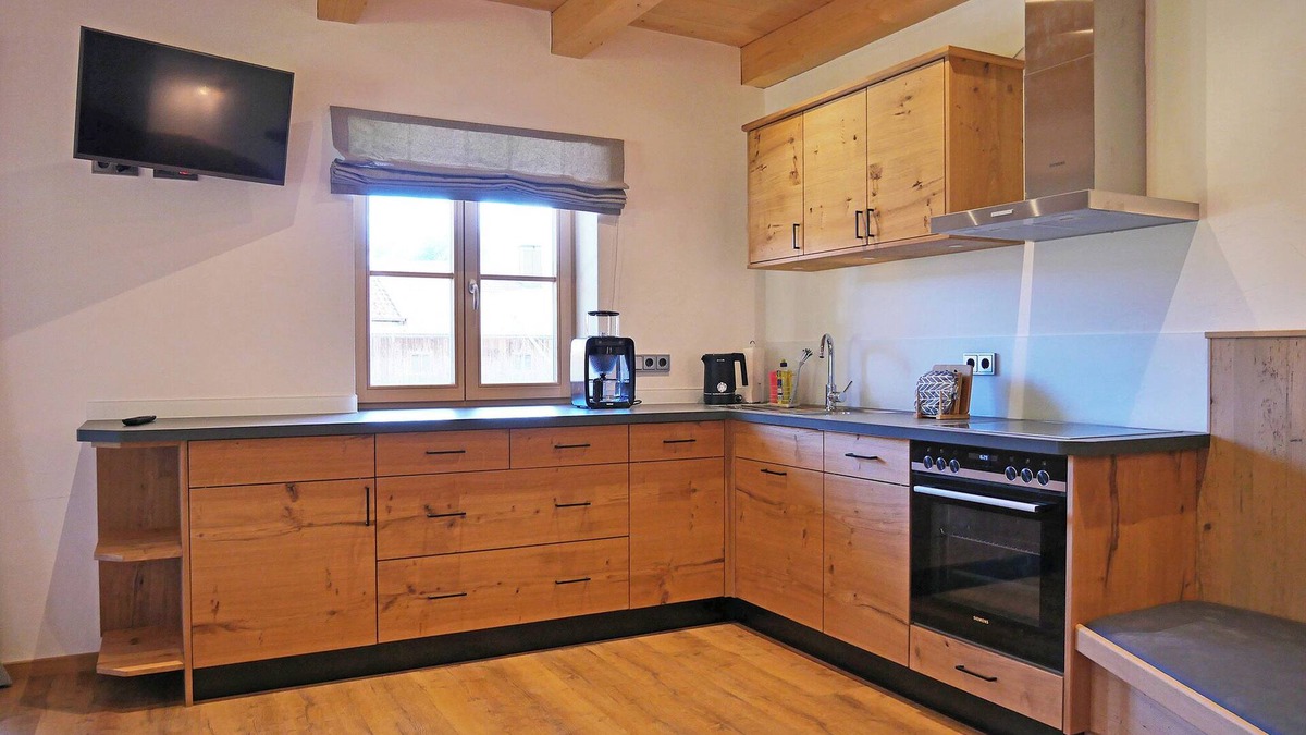 Hohenreuth Apartment | Pure relaxation in the Almbach vacation apartment: enjoyment of nature and coziness combined