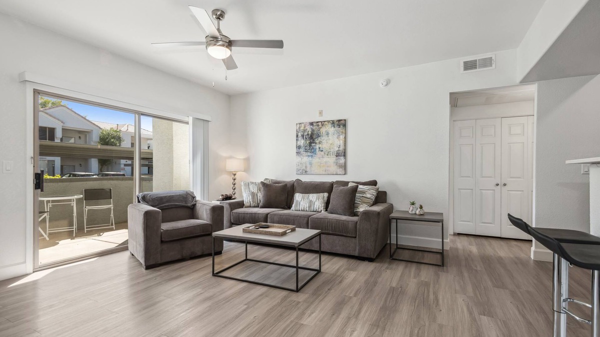 Arrowhead Ranch Apartment | Pure Suites Furnished 2 Bed Glendale Gym Pool