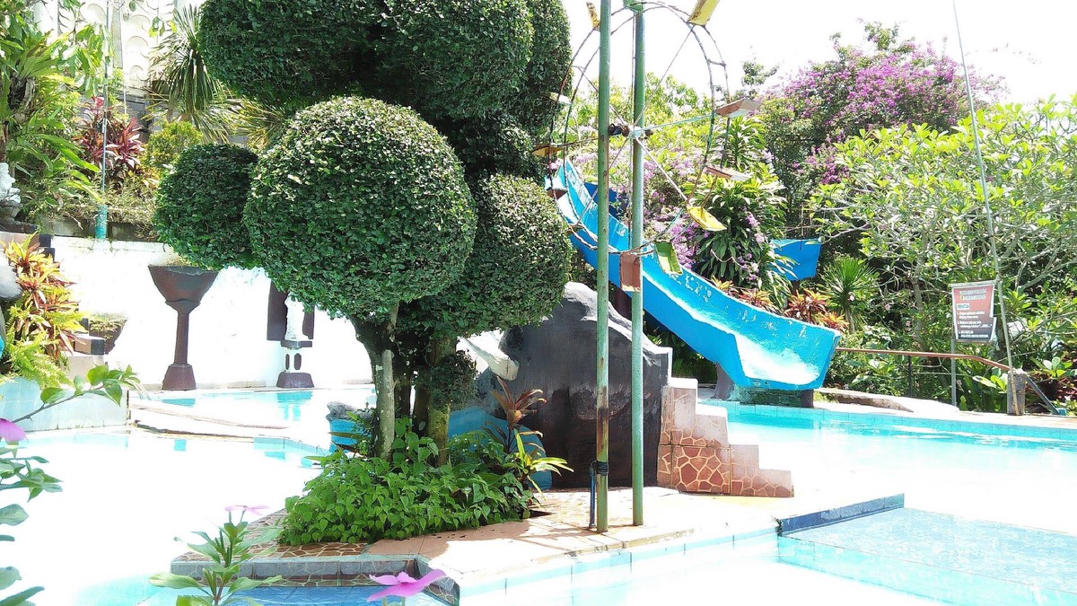 Melaya Bed & Breakfast | Puri Eling Blimbingsari