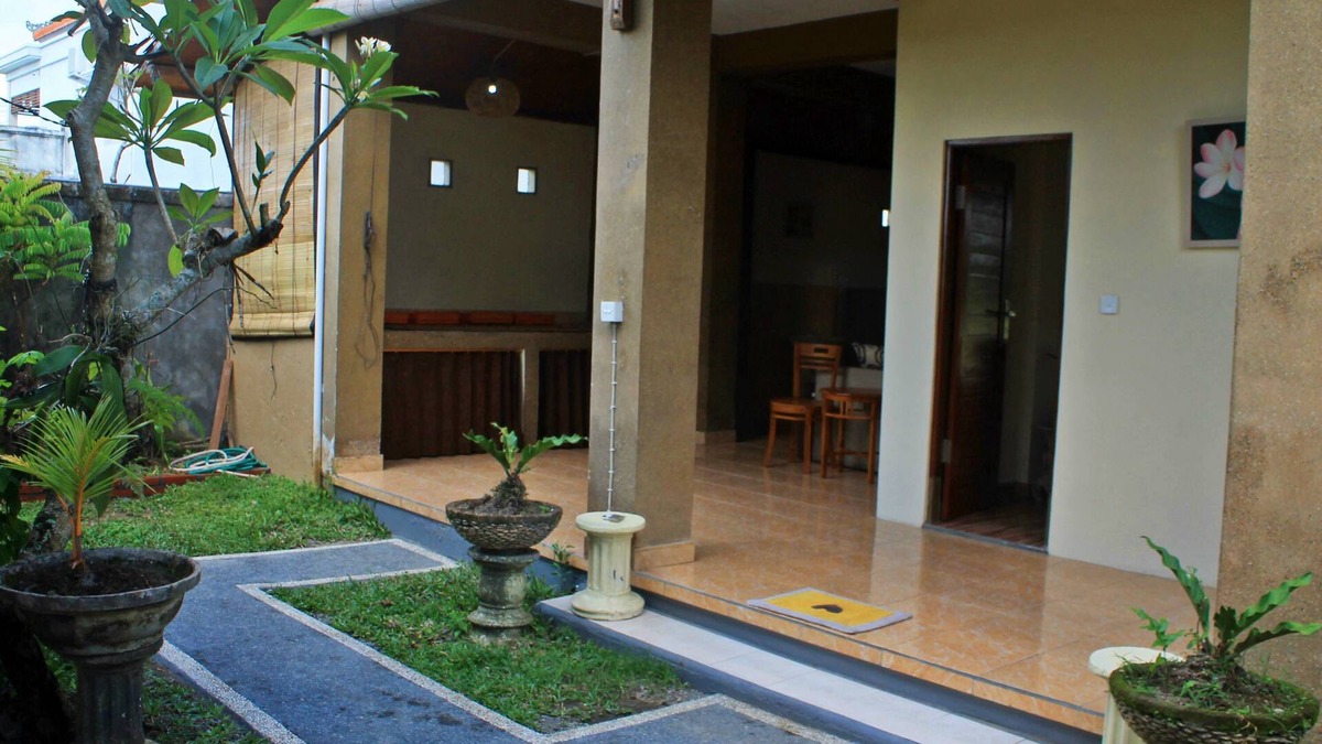 Andong House | Puri Raka Raka around the greenery view
