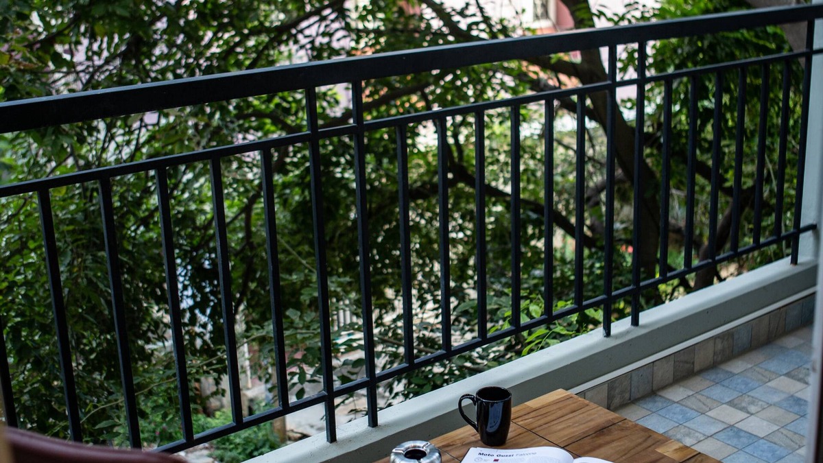 Sahakar Nagar Hotel | Purple Cloud Urban