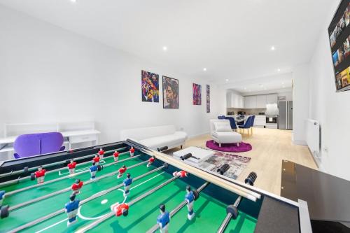 West Hendon Apartment | Purple Reignz - 3BR - close to LDN