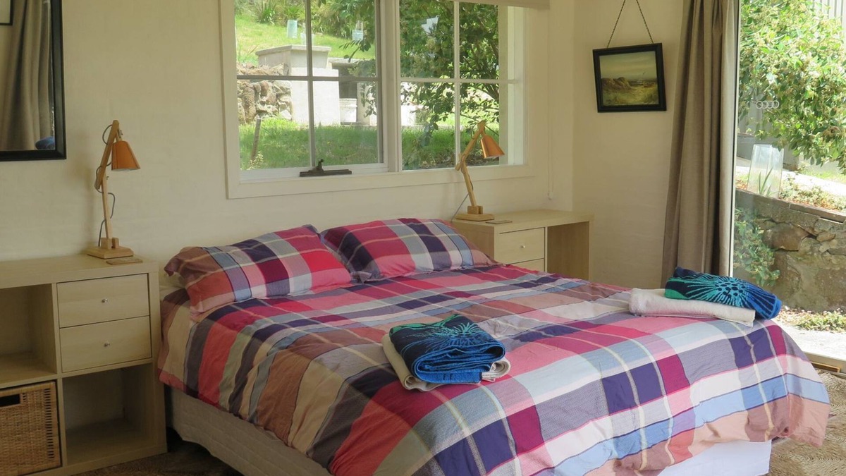 White Beach Cottage | Put your feet up and relax by the sea
