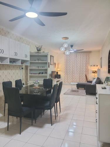 Pantai Barat Division Apartment | Putatan Platinium 2 Bedroom - Farah Biz Homestay