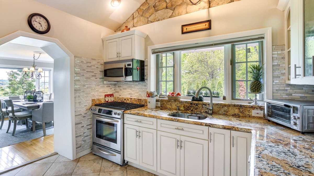 Lake Peekskill Cottage | Putnam Valley Vacation Rental: Patio & Lake Views!
