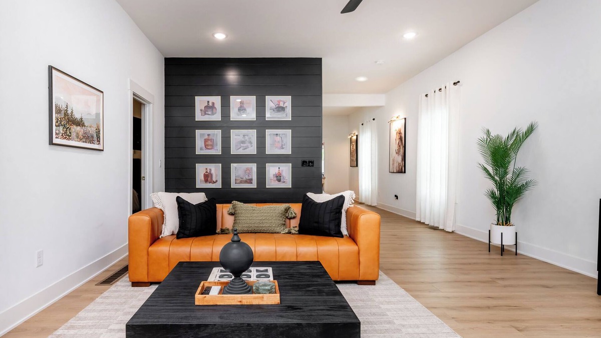 Jeffersonville House | Putt Putt House by Louisville Walking Bridge