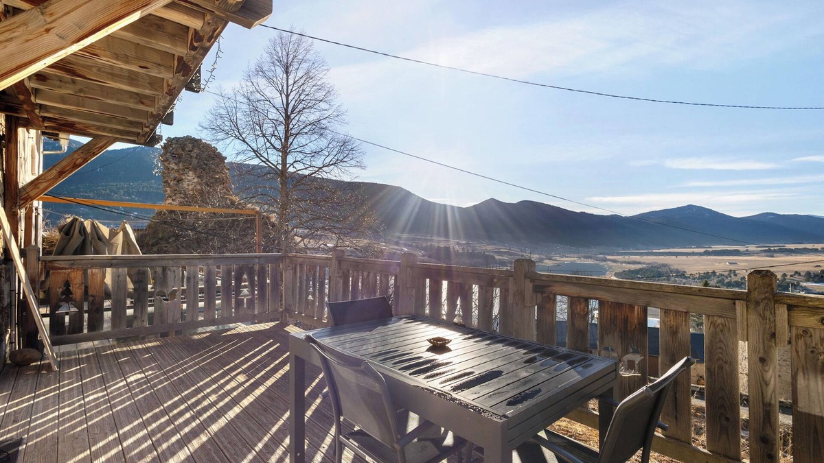 Puyvalador House | Puyvalador House – Mountain Charm, Stunning Lake View, 10 min from Ski Slopes