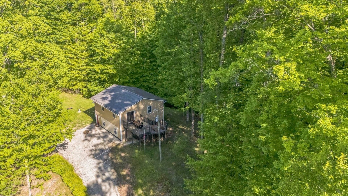 Helmsburg Cottage | Puzzle Peak 3 Bedroom Cottage