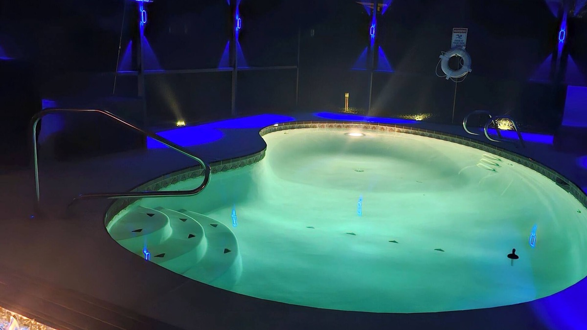 Spring Hill House | Pvt.Attached Suite Heated Pool w/fee King Bed and 5 miles to Weeki Wachee.