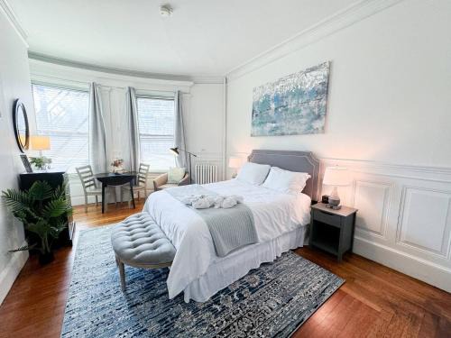 Longwood House | Pvt Room, St Marys, Fenway, Longwood, Green Line