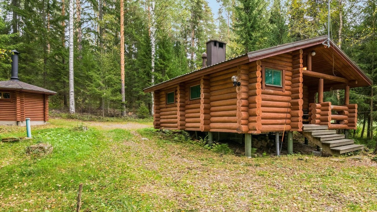 Hirvensalmi House | Pyöriäinen by Interhome