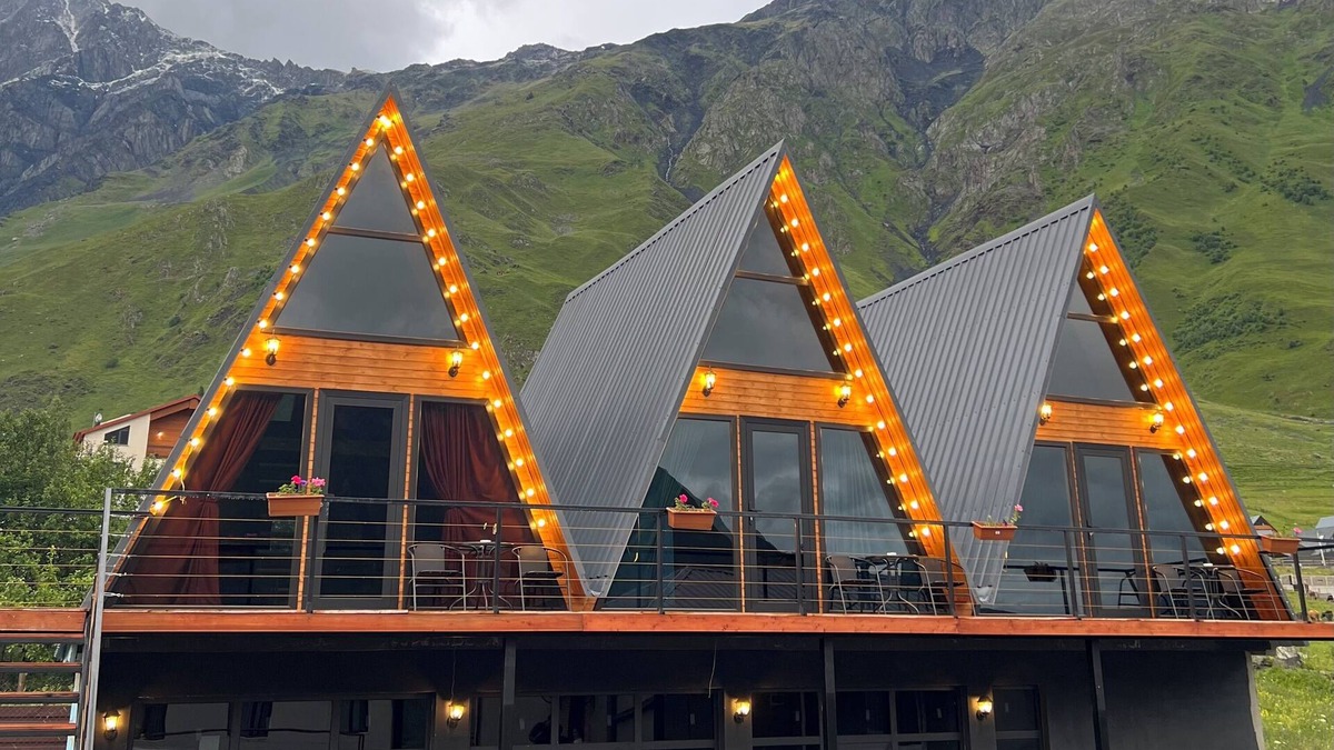 Gergeti Cottage | PYRAMID KAZBEGI