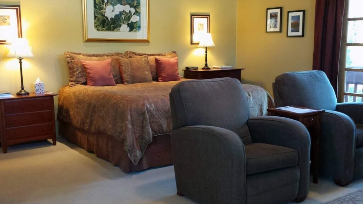 West Sedona House | Pyramid Rock View Suite by the Creek