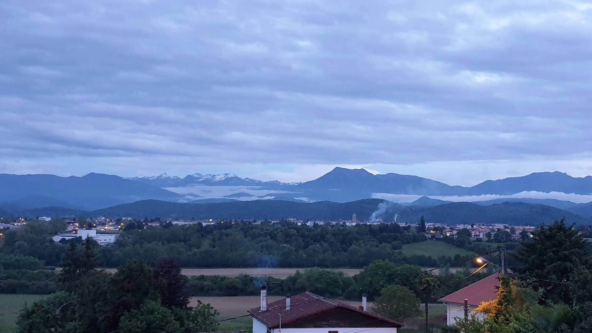 Saint-Gaudens Apartment | Pyrenees View - Brand New For Summer 2023 - Stunning Views & Garden