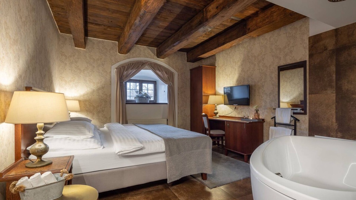 Prague 19 Hotel | Pytloun Chateau Hotel Ctěnice