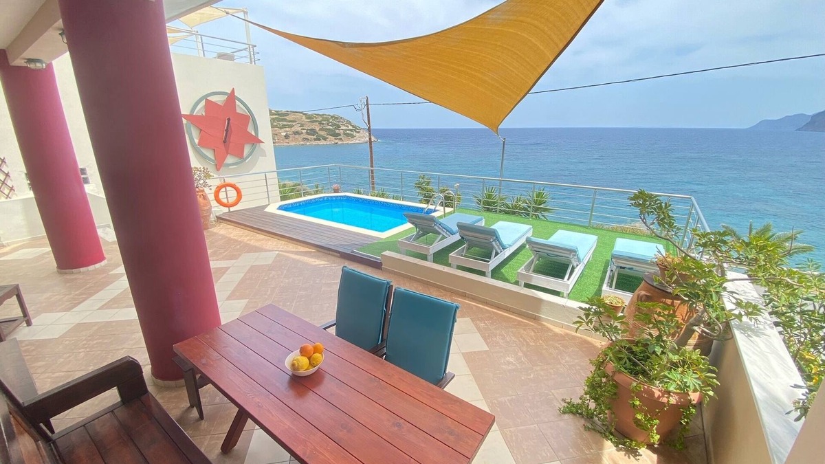Mochlos Apartment | Pyxida - Spacious sea front two bedroom apartment with private pool.