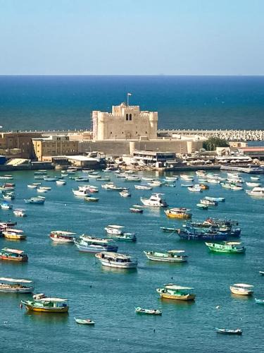 Al-Jumruk Apartment | Qaitbay Citadel View