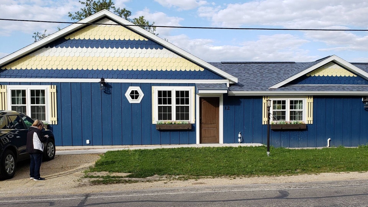 New Glarus House | Quacksnest feels like country in a village! After 4 people extra $50 per person.