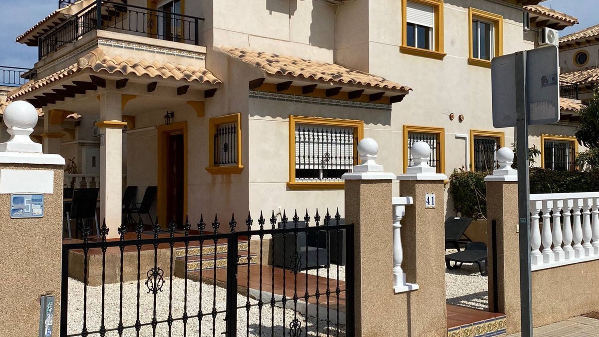 Orihuela Costa House | Quad house/villa basic renovation 2023 - 900 m to the beach