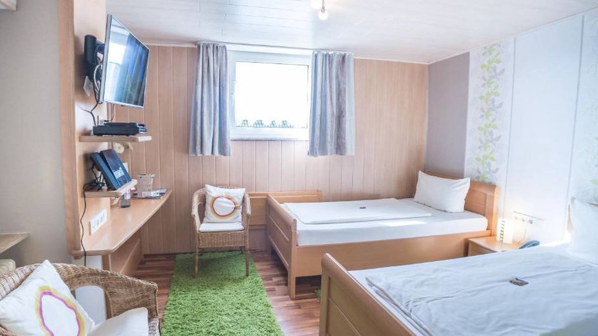 Thallichtenberg Apartment | Quadruple room with 2 separate bedrooms
