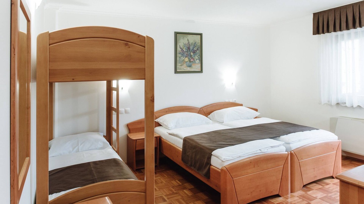 Zrece House | Quadruple Room with Balcony 106
